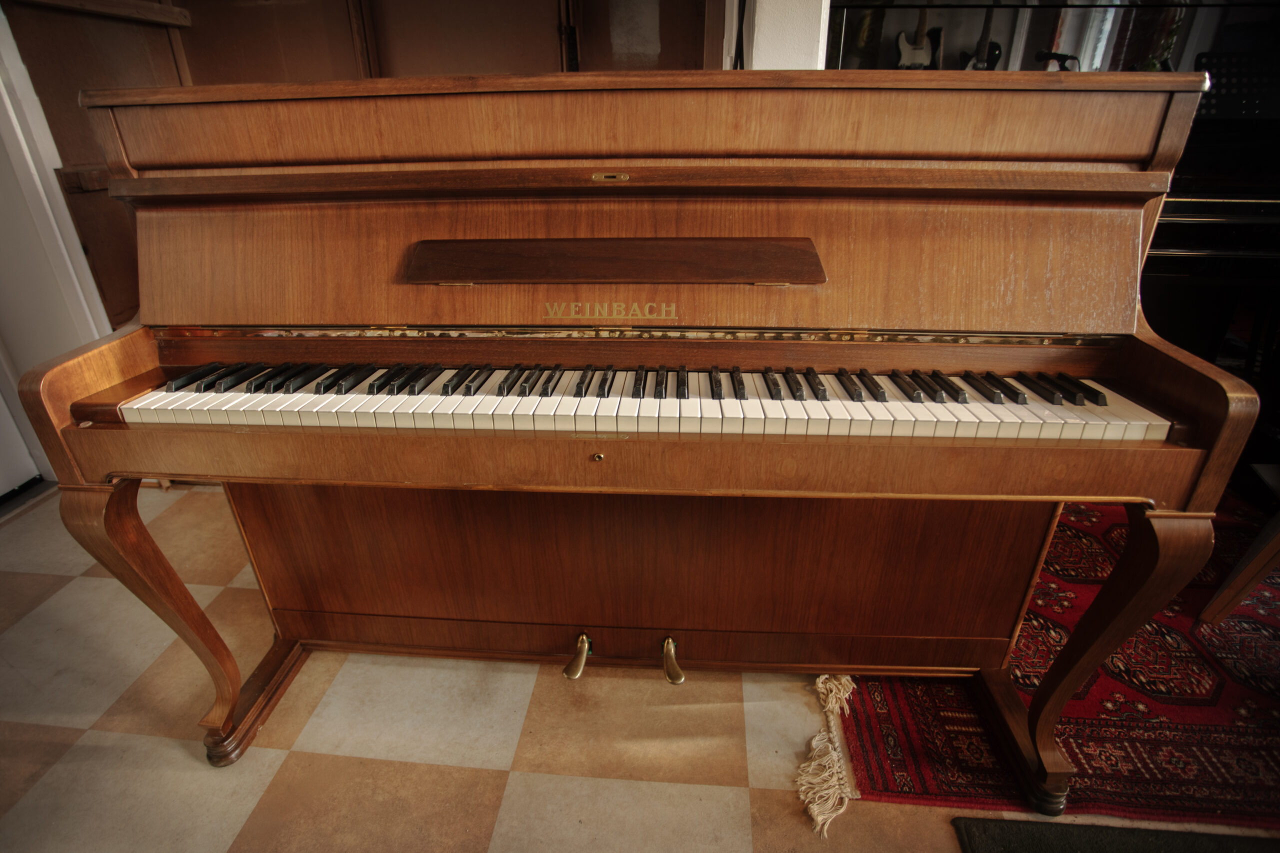 Nordiska Futura 2 till försäljning hos STrands Pianoservice